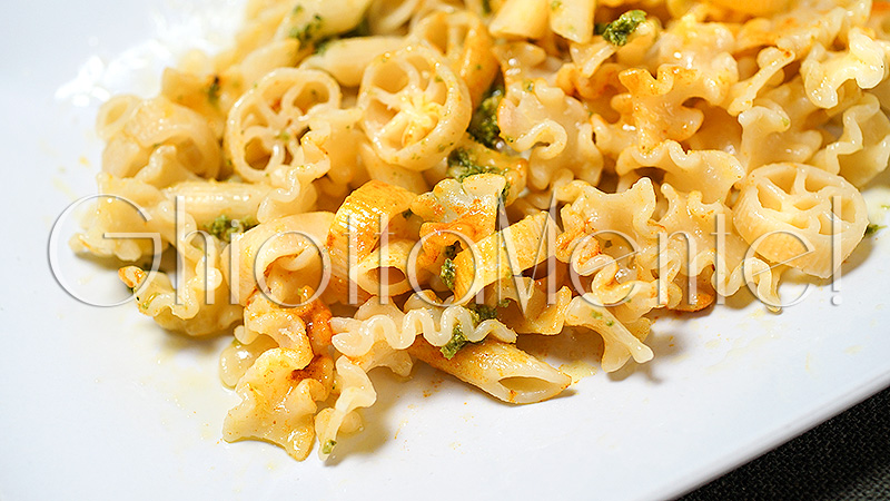 LE RICETTE DELLA SALUTE: PASTA, CURCUMA, PESTO, OLIO D'OLIVA, PECORINO  ROMANO – GhiottaMente